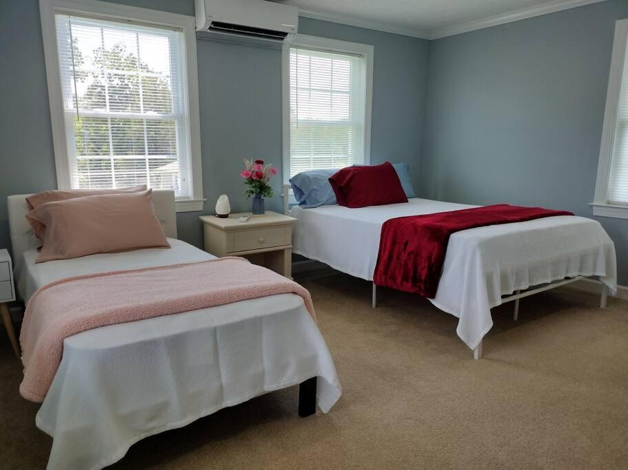 Backwoods Family Getaway! 3 Bedroom House! Yanceyville Eksteriør billede