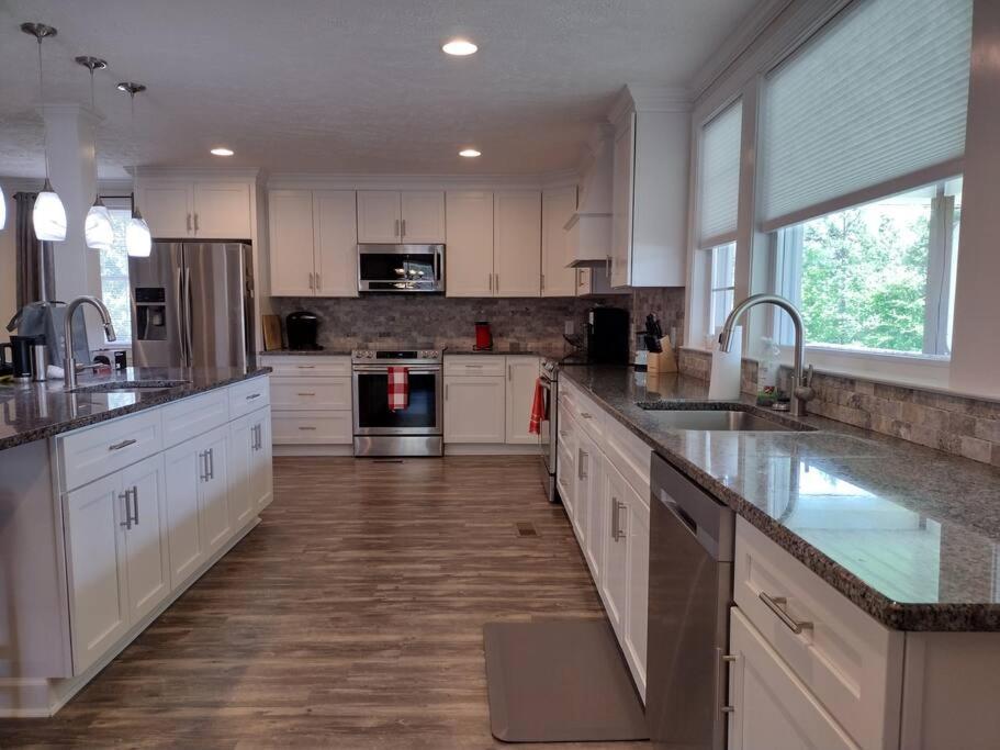 Backwoods Family Getaway! 3 Bedroom House! Yanceyville Eksteriør billede